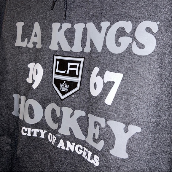 👑🏒🏟️ Los Angeles Kings NHL Hockey Marquee Stadium Hoodie 🏟️🥅🏒👑 - Picture 10 of 13